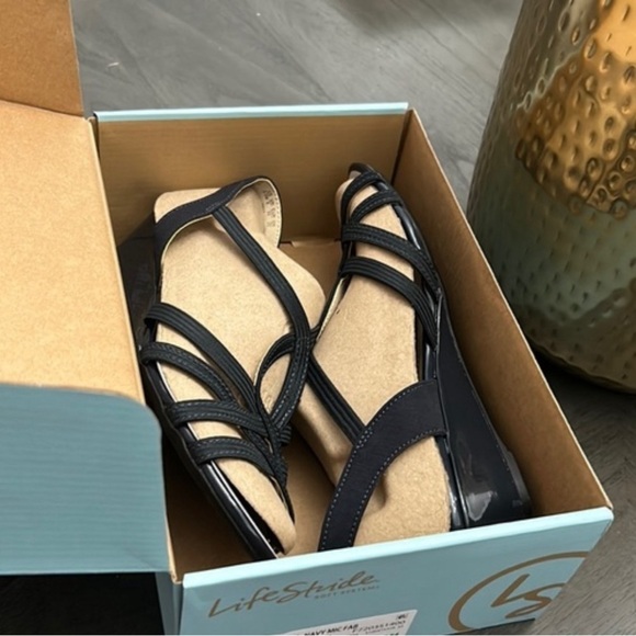 LIFESTRIDE Yaya Strappy Dress Sandals - Picture 2 of 9